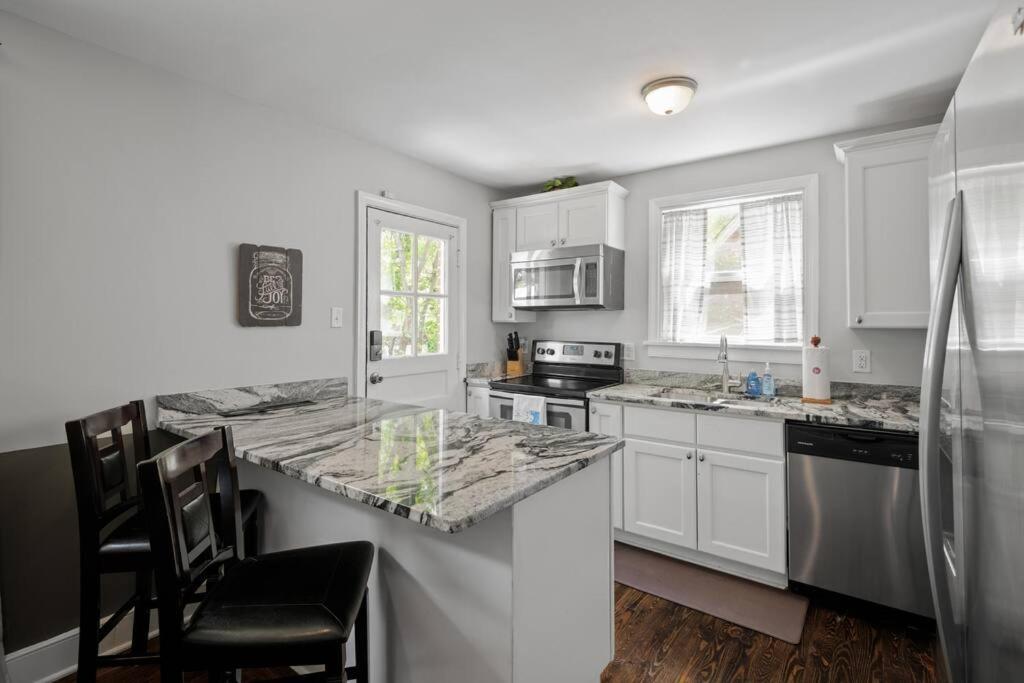 Private House + Yard Central Location To All Rva Richmond Exterior photo